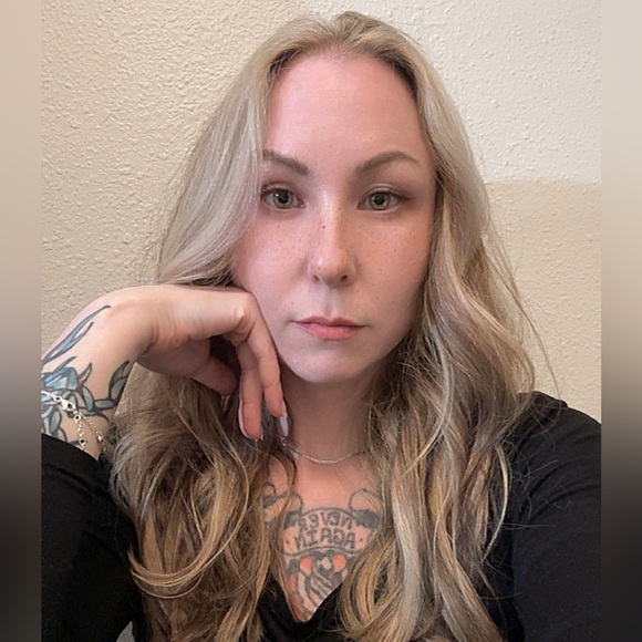 Meet your Posher, Katherine - Picture 1 of 1